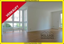 Frohnau! Renovierte 2 Zimmer Eigentumswohnung (1.OG) mit Balkon, TG-Stellplatz + Grünblick