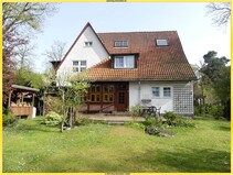 Frohnau! Charmante Landhaus-Villa mit neuer Heizung und schönem Sonnengarten unweit Zeltinger Platz
