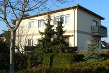 Wittenau ! Gepflegtes Zweifamilienhaus mit 2 Garagen und idyllischen Südgarten
